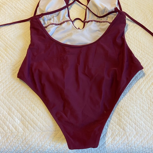Cupshe Ruffle Bathing Suit - Picture 7 of 8